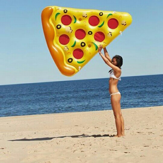 beach funy girl pizza favim.com 3314050